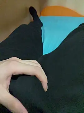 Snapshot of Dvddd chatting on December 4, 2025, 1:53 pm Dvddd online show from December 4, 2025, 1:53 pm