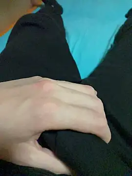 Snapshot of Dvddd chatting on December 5, 2025, 4:47 pm Dvddd online show from December 5, 2025, 4:47 pm