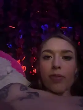 Snapshot of BlueStoneX chatting on February 18, 2025, 8:27 am BlueStoneX online show from February 18, 2025, 8:27 am