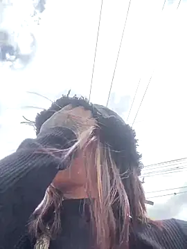 Snapshot of BlueStoneX chatting on October 19, 2025, 6:19 pm BlueStoneX online show from October 19, 2025, 6:19 pm