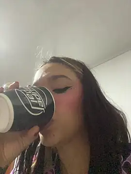 Snapshot of BlueStoneX chatting on November 4, 2025, 6:56 am BlueStoneX online show from November 4, 2025, 6:56 am