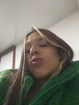 Snapshot of BlueStoneX chatting on November 9, 2025, 6:33 am BlueStoneX online show from November 9, 2025, 6:33 am