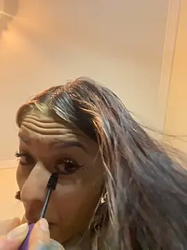 Snapshot of BlueStoneX chatting on December 14, 2025, 6:52 am BlueStoneX online show from December 14, 2025, 6:52 am