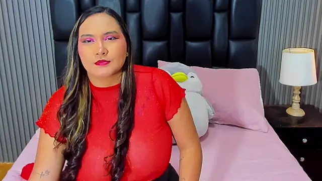 Snapshot of MiaLaurents chatting on February 15, 2025, 12:37 am MiaLaurents online show from February 15, 2025, 12:37 am