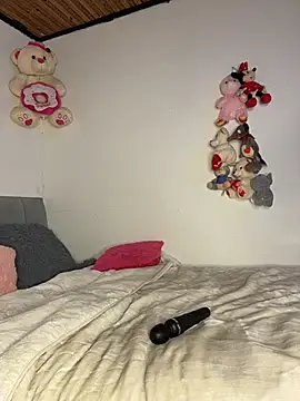 Snapshot of Charlotemonroe chatting on November 5, 2025, 5:40 am Charlotemonroe online show from November 5, 2025, 5:40 am