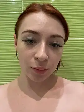 Snapshot of Cuteroxyfoxy chatting on February 17, 2025, 2:48 pm Cuteroxyfoxy online show from February 17, 2025, 2:48 pm