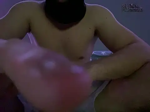 Snapshot of couplehot992 chatting on December 22, 2024, 6:37 pm couplehot992 online show from December 22, 2024, 6:37 pm