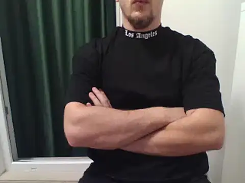 Snapshot of couplehot992 chatting on January 5, 2025, 6:02 pm couplehot992 online show from January 5, 2025, 6:02 pm