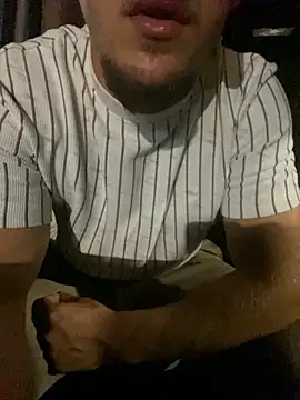 Snapshot of couplehot992 chatting on October 15, 2025, 6:52 pm couplehot992 online show from October 15, 2025, 6:52 pm