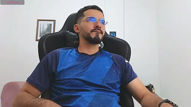 Massimoo 07 online show from November 11, 2025, 6:19 pm