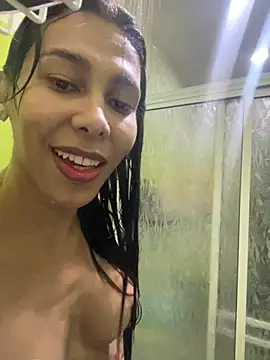 Ebonyxprincess  online show from October 13, 2025, 8:20 pm