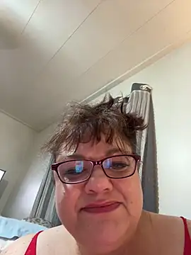 Snapshot of Luciouslouise72@xh chatting on November 8, 2025, 12:16 pm Luciouslouise72xh online show from November 8, 2025, 12:16 pm