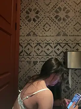 AndreaMood online show from February 5, 2025, 6:35 am