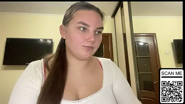 Snapshot of Dreamyblushfairy chatting on November 17, 2025, 3:40 pm Dreamyblushfairy online show from November 17, 2025, 3:40 pm