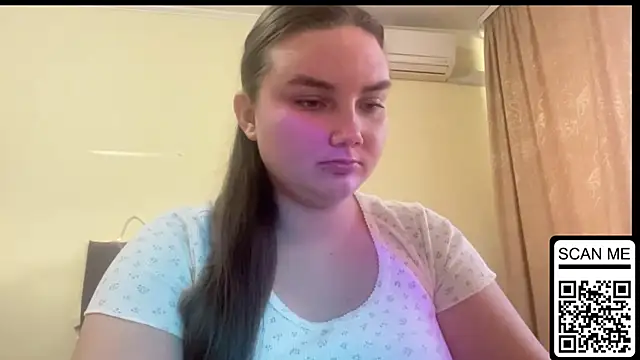 Snapshot of Dreamyblushfairy chatting on November 19, 2025, 1:33 pm Dreamyblushfairy online show from November 19, 2025, 1:33 pm