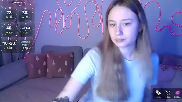 Haley Vixen online show from December 17, 2025, 9:04 am