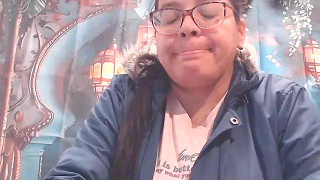 Snapshot of Tanyabigtits chatting on November 19, 2025, 2:06 pm Tanyabigtits online show from November 19, 2025, 2:06 pm