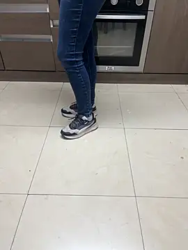 Snapshot of Gaby_kat chatting on November 19, 2025, 2:39 pm Gaby kat online show from November 19, 2025, 2:39 pm