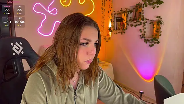 RobertAndLinela online show from October 22, 2025, 12:49 pm