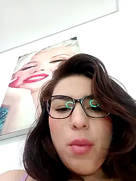 Snapshot of VictoriaMolina chatting on November 9, 2025, 3:21 pm VictoriaMolina online show from November 9, 2025, 3:21 pm