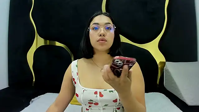 IsabellRodriguez18 online show from November 11, 2025, 3:17 am