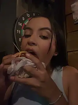 Snapshot of MikeAndJessy chatting on March 14, 2025, 3:04 am MikeAndJessy online show from March 14, 2025, 3:04 am