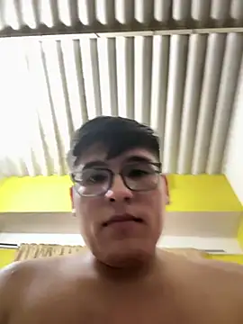 Snapshot of MikeAndJessy chatting on March 15, 2025, 4:35 am MikeAndJessy online show from March 15, 2025, 4:35 am