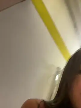 Snapshot of MikeAndJessy chatting on March 21, 2025, 3:22 am MikeAndJessy online show from March 21, 2025, 3:22 am