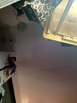 kayNkris online show from October 12, 2025, 9:52 am