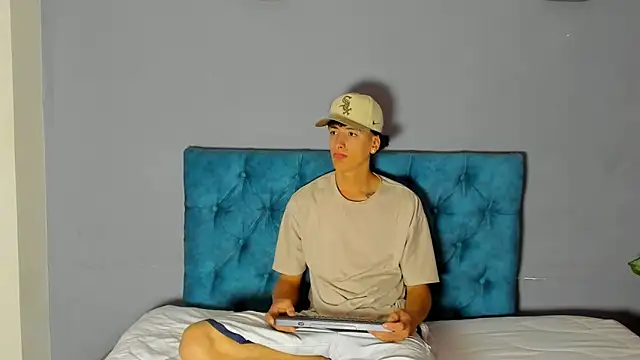 Snapshot of two_milkyway chatting on January 20, 2025, 2:03 pm two milkyway online show from January 20, 2025, 2:03 pm