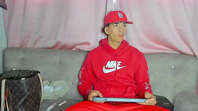 Snapshot of two_milkyway chatting on January 24, 2025, 12:52 pm two milkyway online show from January 24, 2025, 12:52 pm