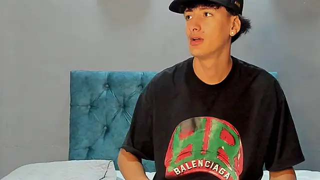 Snapshot of two_milkyway chatting on January 25, 2025, 12:05 pm two milkyway online show from January 25, 2025, 12:05 pm