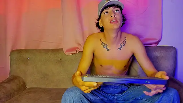 Snapshot of two_milkyway chatting on February 24, 2025, 2:04 pm two milkyway online show from February 24, 2025, 2:04 pm