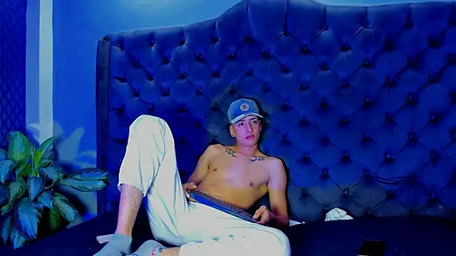 Snapshot of two_milkyway chatting on March 3, 2025, 2:48 pm two milkyway online show from March 3, 2025, 2:48 pm