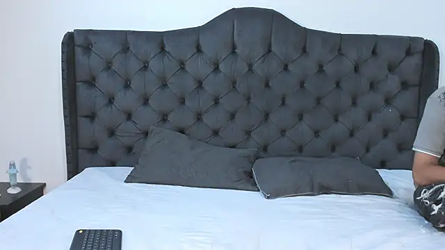 Snapshot of two_milkyway chatting on September 20, 2025, 12:17 pm two milkyway online show from September 20, 2025, 12:17 pm