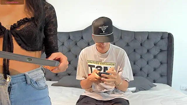 Snapshot of two_milkyway chatting on October 1, 2025, 12:00 pm two milkyway online show from October 1, 2025, 12:00 pm