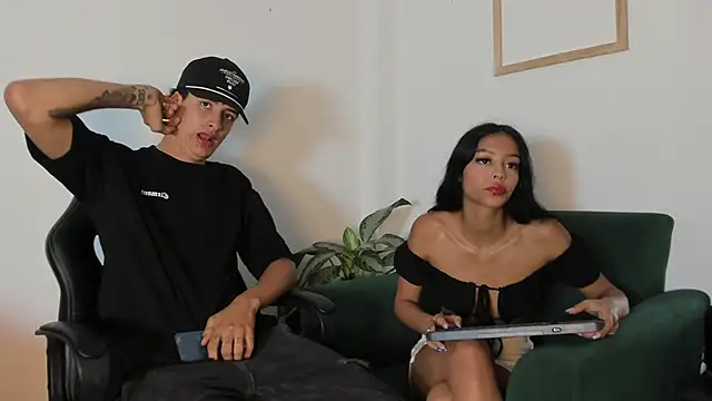 Snapshot of two_milkyway chatting on November 6, 2025, 1:12 pm two milkyway online show from November 6, 2025, 1:12 pm