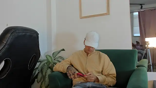 Snapshot of two_milkyway chatting on November 21, 2025, 12:59 pm two milkyway online show from November 21, 2025, 12:59 pm