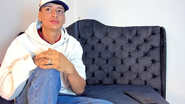 Snapshot of two_milkyway chatting on December 2, 2025, 1:28 pm two milkyway online show from December 2, 2025, 1:28 pm