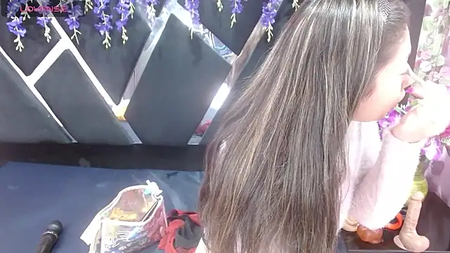 Snapshot of alison_deep chatting on March 12, 2025, 4:56 pm alison deep online show from March 12, 2025, 4:56 pm