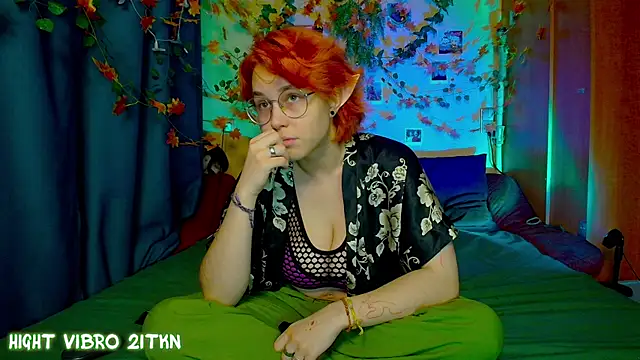 TrickyKitsune online show from November 17, 2025, 1:50 pm