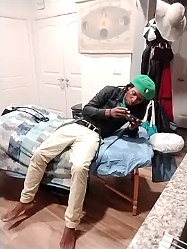 Snapshot of VelvetChocolate7 chatting on October 1, 2025, 4:40 am VelvetChocolate7 online show from October 1, 2025, 4:40 am