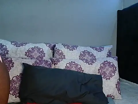 xxSexyTalia28 online show from December 15, 2025, 7:51 pm