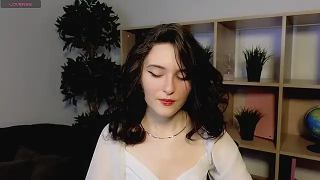 Snapshot of niki_cutes chatting on January 12, 2025, 1:11 am niki cutes online show from January 12, 2025, 1:11 am