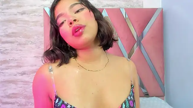 Snapshot of CATTLEYA_BIANCHI145 chatting on February 24, 2025, 5:11 am CATTLEYA BIANCHI145 online show from February 24, 2025, 5:11 am