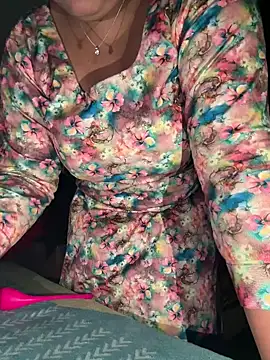 Snapshot of tanvihot2 chatting on February 21, 2025, 5:35 am tanvihot2 online show from February 21, 2025, 5:35 am