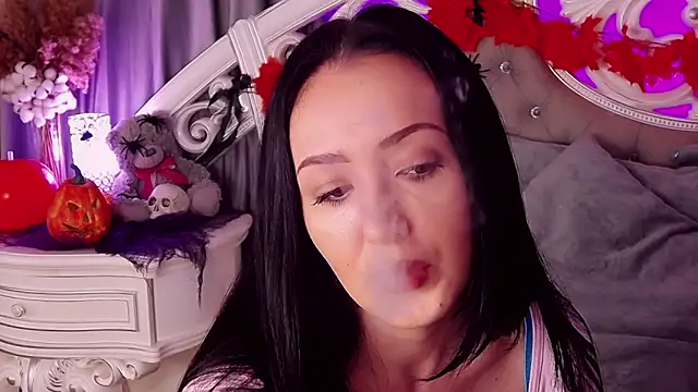 KimKhallifa online show from November 1, 2025, 5:09 am