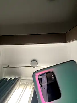 Caicai-a online show from November 30, 2025, 9:02 am