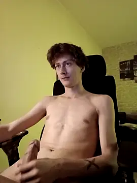 HalloMarcy online show from November 4, 2025, 4:39 pm