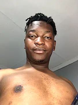 Redfucks333 online show from November 5, 2025, 8:42 pm